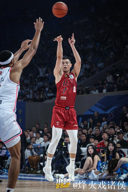 方硕:很珍惜最后几个能打球的赛季,18个赛季转眼就过来了 方硕:很珍惜最后几个能打球的赛季,18个赛季转眼就过来了